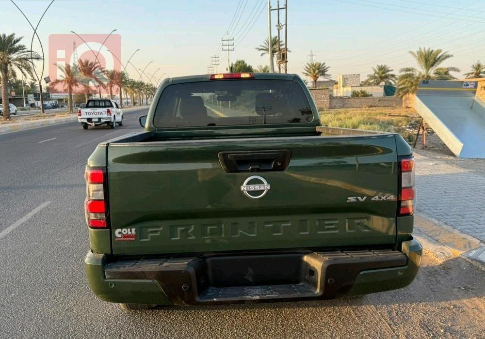 نيسان فرونتر
